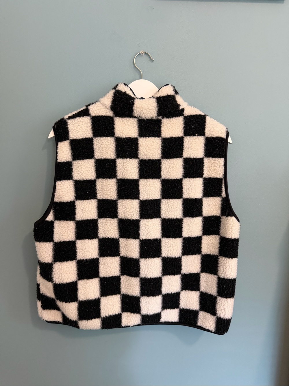 Checkered Vest - Picture 2 of 3
